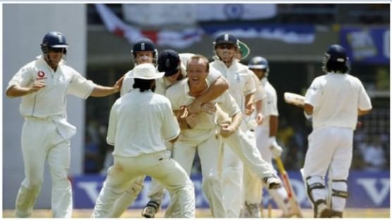 इंग्लंड विरुद्ध टीम इंडिया यांच्यात 2006 मध्ये कसोटी सामना खेळण्यात आला. या सामन्यात इंग्लंडने टीम इंडियाला विजयासाठी 313 धावांचे आव्हान दिले. मात्र टीम इंडियाला 100 धावाच करता आल्या. म्हणजेच टीम इंडिया 100 धावावंर ऑल आऊट झाली. 