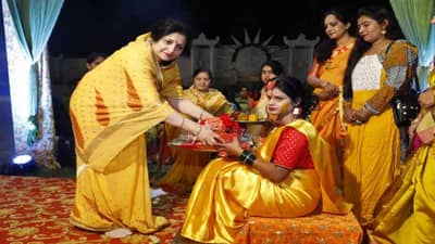 गृहमंत्र्यांकडून कन्यादान, जिल्हाधिकाऱ्यांकडून वराचं पालकत्व, नागपुरात अनाथ मूक-कर्णबधिर जोडप्याचा अनोखा विवाह