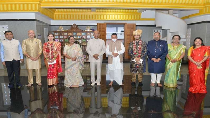 गोव्यात मंदिरात होत असलेल्या लग्नाला राष्ट्रपतींची सरप्राईज विझिट, नवविवाहितांना आशीर्वाद