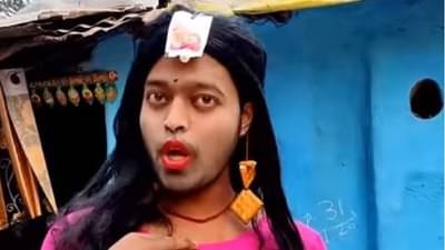 फेअर अँड लव्हली खाती हूँ म्हणत यूट्यूबरने चक्क क्रीम खाल्ली, व्हिडीओ बघून पोट धरुन हसाल