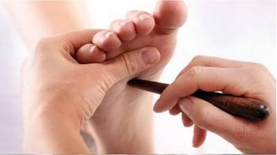 लॅपटॉपवर काम करत असताना डोळे सारखे जड पडत असतील तर या गोष्टी करा!