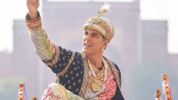 Video : अक्षय कुमारचा अनोखा अंदाज, अतरंगी रेच्या सेटवरील फोटो सोशल मीडियावर व्हायरल
