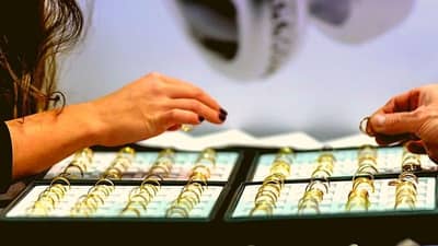 आठवड्याच्या पहिल्या दिवशीच सोने-चांदी महागली; जाणून घ्या दर