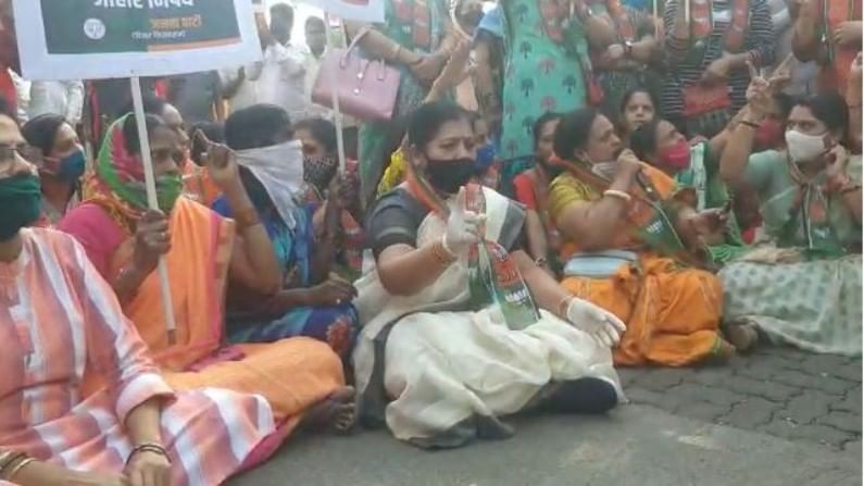 दहिसरमध्ये सेना नगरसेविकेविरोधात भाजप आमदार, बीएमसीवर डोळा? दहिसरमध्ये सेना नगरसेविकेविरोधात भाजप आमदार, बीएमसीवर डोळा?