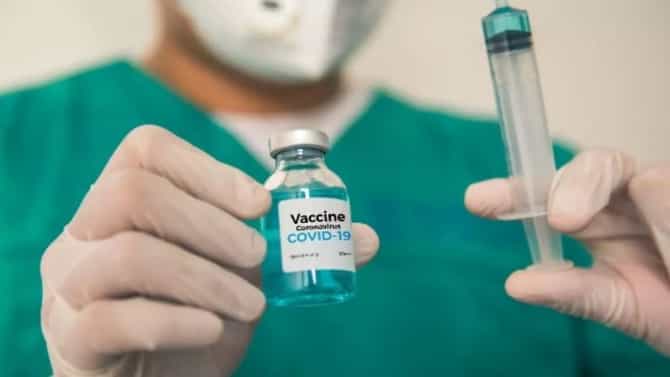 आनंदाची बातमी! पुढच्या आठवड्यात कोरोना लशीची पहिली खेप भारतात येणार