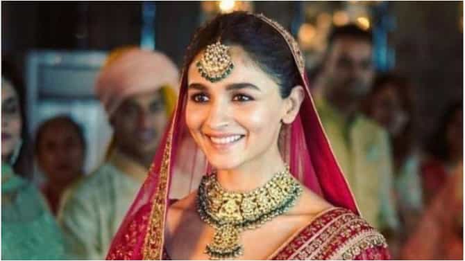 Alia Bhatt | रणबीरबरोबर लग्न कधी करणार? वाचा आलिया भट्टचं उत्तर!