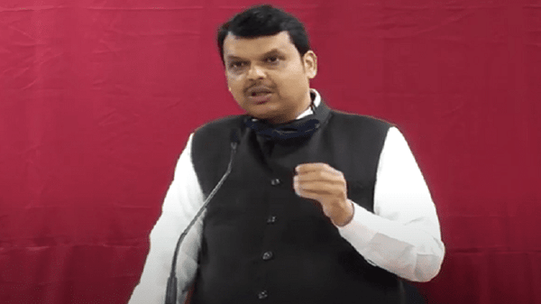 अयोध्या भूमी कमी होती का? जिथे रामलल्ला विराजमान होते तीच जागा का दिसली? : देवेंद्र फडणवीस