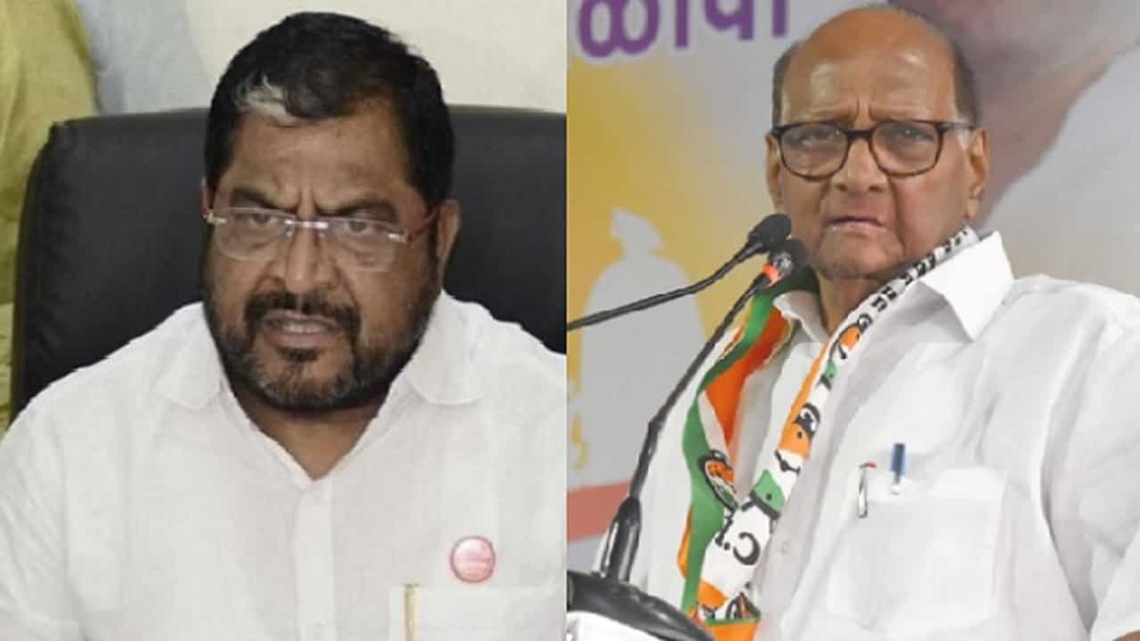 शरद पवारांच्या पायाजवळ बसण्यासाठी राजू शेट्टींचा कृषी कायद्यांना विरोध