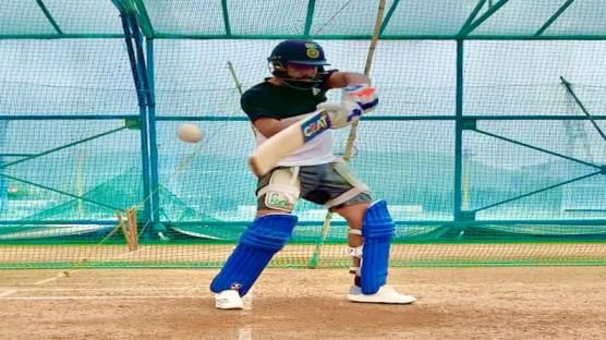 India vs Australia | तब्बल 14 दिवसांनी हिटमॅन रोहित शर्मा बंद खोलीबाहेर, टीम इंडियासोबत मैदानात उतरणार