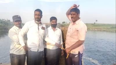 स्वाभिमानीचं टोकाचं पाऊल, कोल्हापूर क्षेत्र अधिकाऱ्याला नदीकिनारी बांधून घातलं