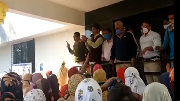 देवयानी फरांदेंवर गुन्हा दाखल करणाऱ्या पोलिसांचा सत्कार; भाजप संतप्त