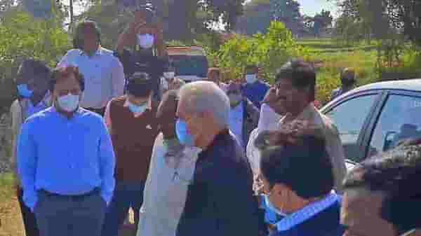 केंद्रीय पथकाकडून शेतकऱ्यांना 10 मिनिटांची भेट, ना व्यथा ऐकायला वेळ, ना आधार द्यायला