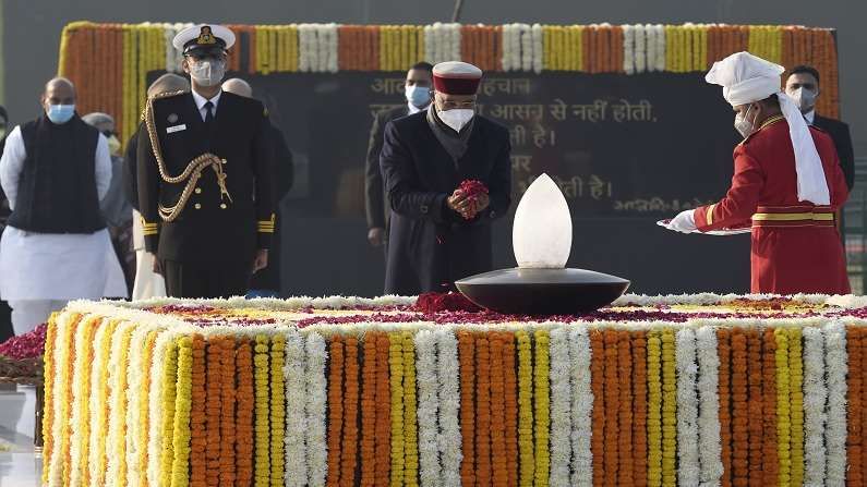 भारताचे माजी पंतप्रधान अटल बिहारी वाजपेयी यांच्या जयंतीनिमित्त राष्ट्रपती रामनाथ कोविंद, पंतप्रधान नरेंद्र मोदी, गृहमंत्री अमित शाह, संरक्षण मंत्री यांनी अटल शक्तिस्थळावर जाऊन अभिवादन केले.