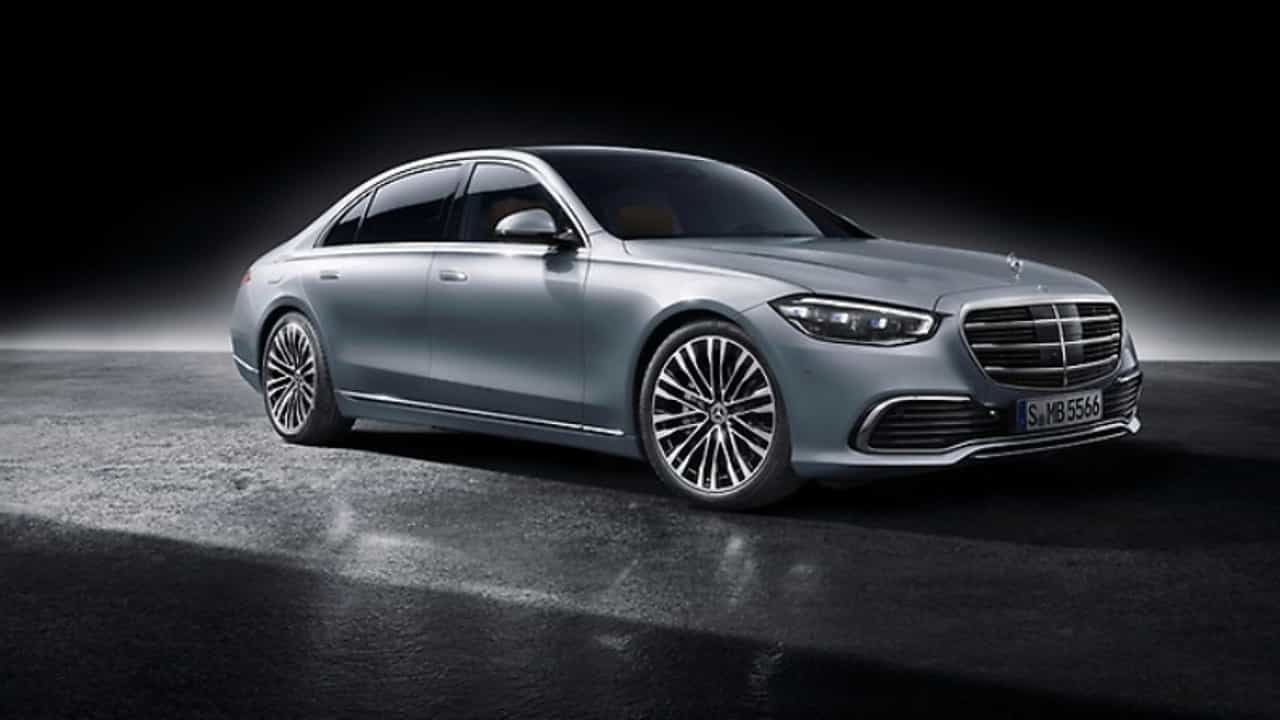 Christmas Discounts विसरा! ही कार कंपनी देतेय तब्बल 7 लाखांचा बंपर डिस्काऊंट