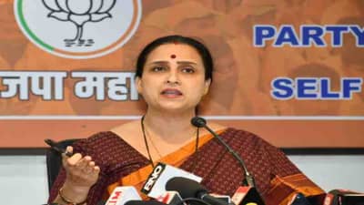 राष्ट्रवादी युवक अध्यक्षावर बलात्काराचा गुन्हा, अजूनही अटक का नाही? चित्रा वाघ कडाडल्या