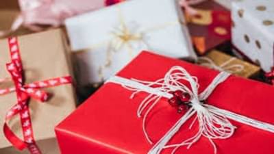 New Year Gift Ideas : हॅप्पी न्यू ईयर, नवीन वर्षाच्या स्वागतासाठी या खास गिफ्ट आयडिया