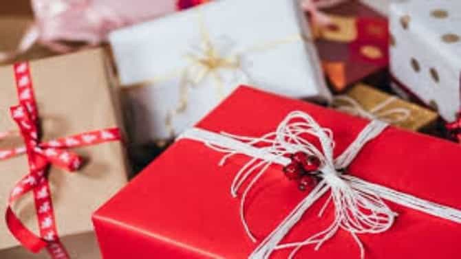 New Year Gift Ideas : हॅप्पी न्यू ईयर, नवीन वर्षाच्या स्वागतासाठी या खास गिफ्ट आयडिया