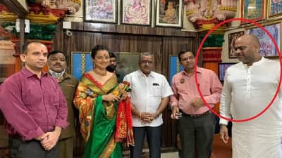 सिद्धिविनायक दर्शनावेळी  राज ठाकरेंचा मसल मॅन सोबतीला, कंगनाला मनसेचा छुपा पाठिंबा?