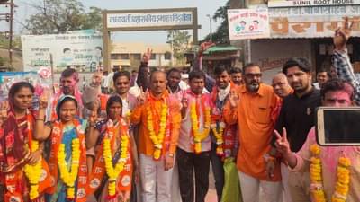 शिवसेनेला पहिलं यश, धुळ्यातील ग्रामपंचायतीवर भगवा फडकवला