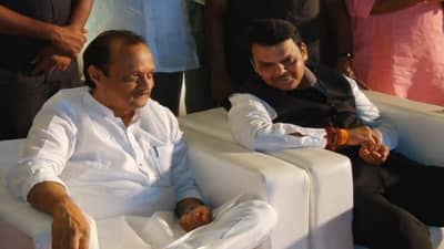 वर्ष नवे, हर्ष नवा, अजित पवार-देवेंद्र फडणवीस पुण्यात एकाच मंचावर