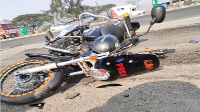 Bullet Accident | सुपरफास्ट बुलेटवरील नियंत्रण सुटलं, थरारक अपघातात बाईकस्वाराचा मृत्यू