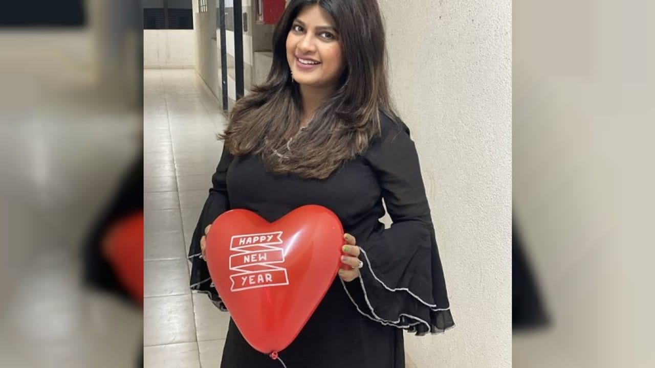 ‘तुझ्यात जीव रंगला’या मालिकेतून महाराष्ट्रातील घराघरात पोहोचलेली नंदिता वहिनी म्हणजेच अभिनेत्री धनश्री काडगावकर सध्या सोशल मीडियावर चांगलीच अ‍ॅक्टिव्ह असते.