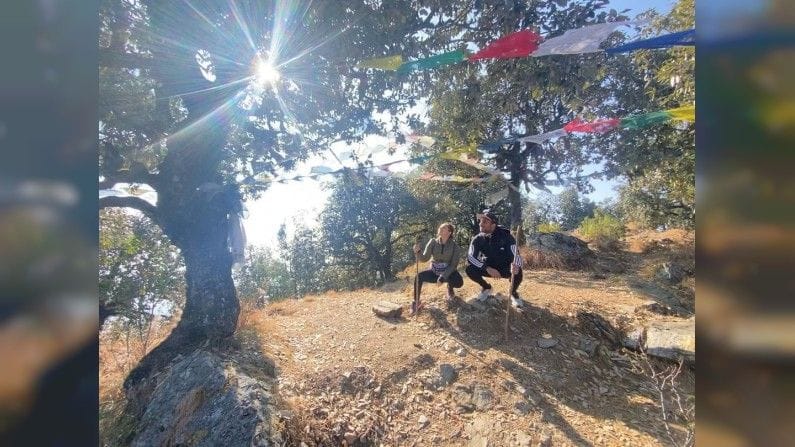  या ट्रीपमध्ये सोनाली सोबत तिचा होणारा पती कुणाल बेनोडेकरसुद्धा आहे. 