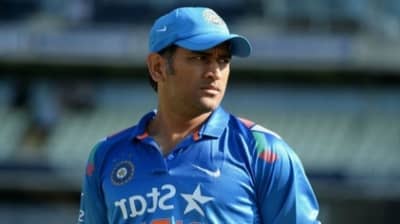 बॅटिंगमध्ये अपयशी-काही जिंकलंही नाही, माजी सलामीवीराचा धोनीवर घणाघात