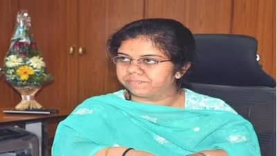 मुलींसाठी रोल मॉडेल आहे ही महिला IAS, गगनभरारी घेण्याची जिद्द असेलतर काहीच आड येऊ शकत नाही