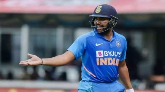 Rohit Sharma | बीफ खाल्ल्याने टीम इंडियाचे खेळाडू सोशल मीडियावर ट्रोल Rohit Sharma | बीफ खाल्ल्याने टीम इंडियाचे खेळाडू सोशल मीडियावर ट्रोल