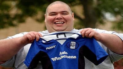 Barry Austin | 40 बॉटल बिअर, 12 लीटर सोडा, दिवसाला 29 हजार कॅलरीज, ब्रिटनच्या 412 किलोच्या व्यक्तीचं निधन