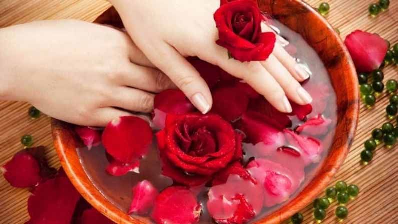 Benefits Of Rose Water : सुंदर आणि चमकदार त्वचेसाठी गुलाब पाणी अत्यंत फायदेशीर! 