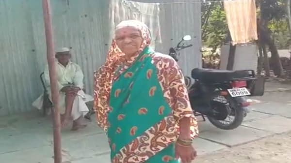 70 वर्षांच्या आजी थेट निवडणुकीच्या रिंगणात, गाव पुढाऱ्यांना अद्दल घडवण्याचा निर्धार