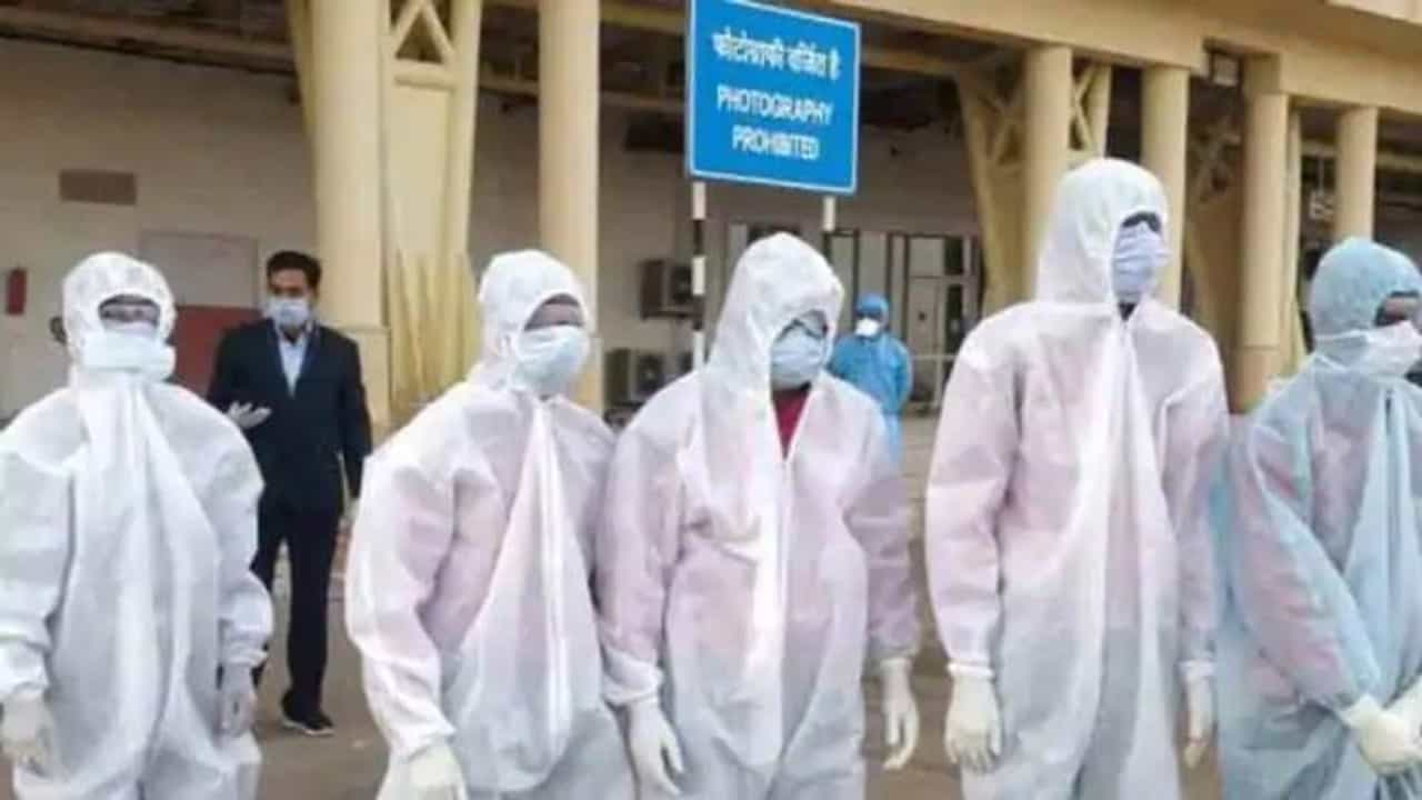 ब्रिटनहून आलेल्या 58 प्रवाशांना नवा कोरोना, महाराष्ट्रातील 8 जणांना संसर्ग