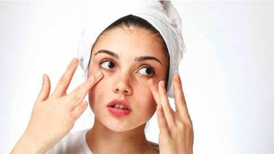 Skin Care | कोरड्या त्वचेने हैराण? क्रीमही काम करत नसतील, तर वापरा घरगुती ‘उटणं’!
