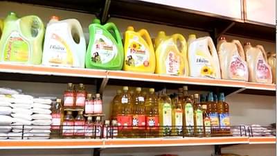 खाद्यतेलांच्या दरांमध्ये मोठी वाढ, सोयाबीन तेलही महागल्याने सर्वसामान्यांचे बजेट कोलमडणार