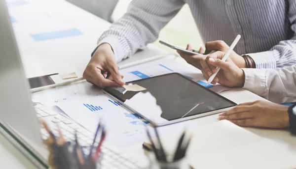 अनेक असे लोक आहेत ज्यांना नोकरीपेक्षा (Job) व्यवसाय (business) करण्यामध्ये जास्त रस आहे. अशात कोरोनाच्या (Corona) या जीवघेण्या काळामध्ये व्यवसायाला जास्त महत्त्व प्रात्प झालं आहे. तुम्हालाही जर नवा व्यवसाय सुरू करायचा असेल तर आम्ही तुमच्यासाठी एक खास आयडिया (business idea) घेऊन आलो आहोत.