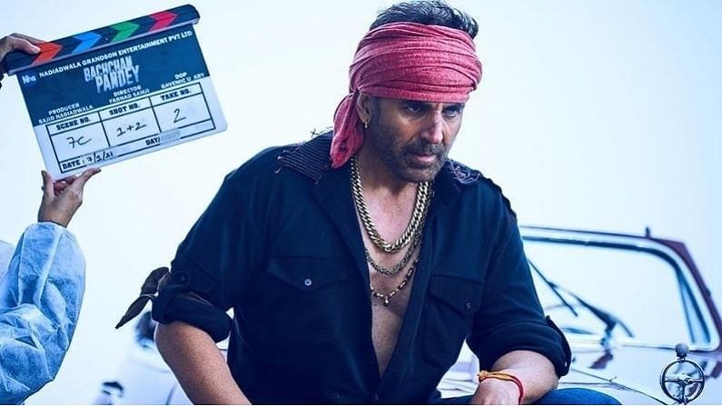 Bachchan Pandey | राउडी गँगस्टर अक्षयचा लुक बघून चाहते अचंबित, नव्या चित्रपटाच्या शूटिंगला सुरुवात! Bachchan Pandey | राउडी गँगस्टर अक्षयचा लुक बघून चाहते अचंबित, नव्या चित्रपटाच्या शूटिंगला सुरुवात!