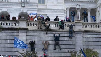 US Violence: आधी समर्थकांचा धुडगुस, अखेर ट्रम्प यांची खुर्ची सोडण्याची तयारी