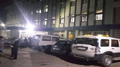 Bhandara Hospital fire | जुळ्या बालकासह सात नवजात शिशूंना सुरक्षितस्थळी हलवले