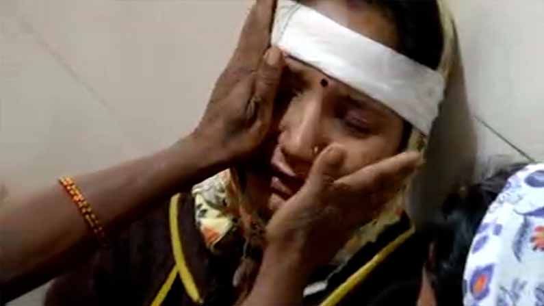 भंडारा जिल्ह्यातील शासकीय रुग्णालयात मध्यरात्री लागलेल्या आगीत 10 बालकांचा मृत्यू झाला आहे. तर 7 बाळांना वाचवण्यात यश आलं आहे.