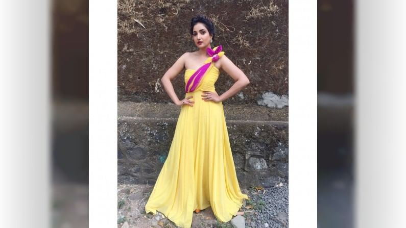 ती नेहमीच चाहत्यांसाठी नवनवीन फोटोशूट शेअर करत असते. आता तिनं एक नवं फोटोशूट केलं आहे. 