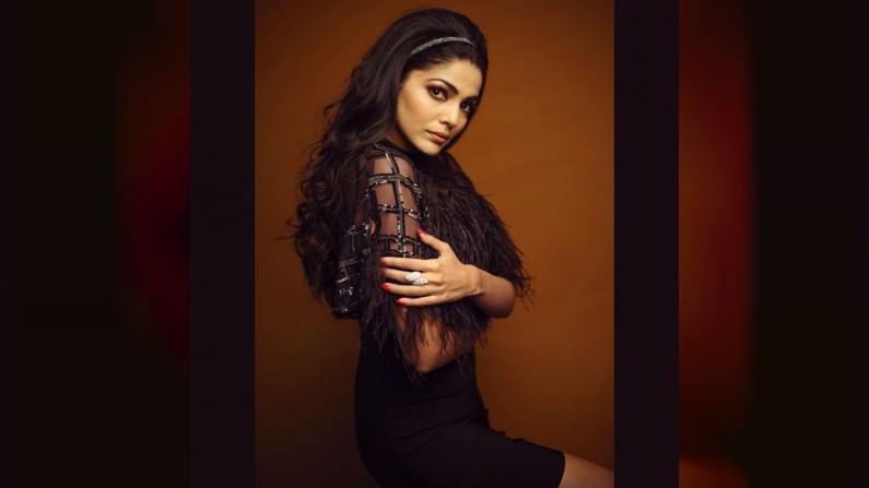  ‘दगडी चाळ’, ‘लापाछपी’, ‘बोनस’, ‘क्षणभर विश्रांती’ असे सुपरहिट चित्रपट पूजानं दिले आहेत. त्यामुळे तिचा चाहता वर्गसुद्धा मोठा आहे. 