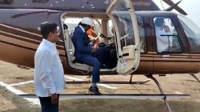 लग्न वरतायला नवरदेव थेट हेलिकॉप्टरमधून!