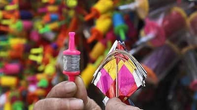 Chinese manjha | ‘चीन’मुळे नव्हे, तर ‘या’मुळे चायनीज मांज्यावर बंदी, जाणून घ्या या मागचे कारण...