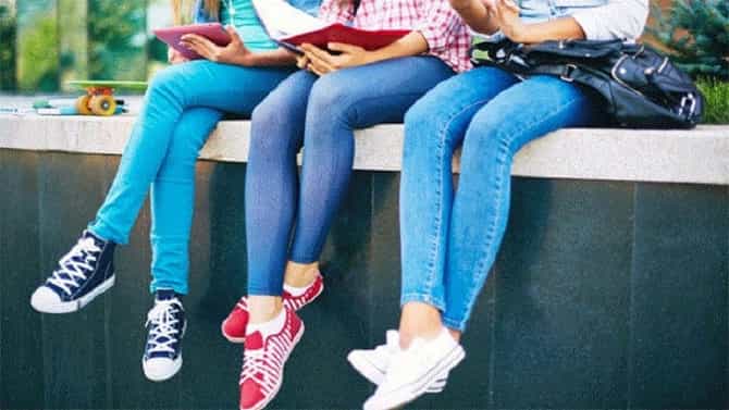 नो मेकअप, नो टाईट जीन्स, पाकिस्तानात नवं फर्मान! अजून कोणत्या गोष्टींवर बंदी?