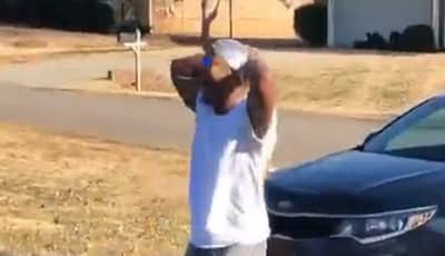 Video: कलर ब्लाइंड व्यक्तीने पहिल्यांदाच पाहिले रंग, रिअॅक्शन पाहून तुम्हीही व्हाल खूश