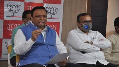 ....तर त्यांनी काँग्रेसच्या पेकाटात लाथ घालावी : शेलार