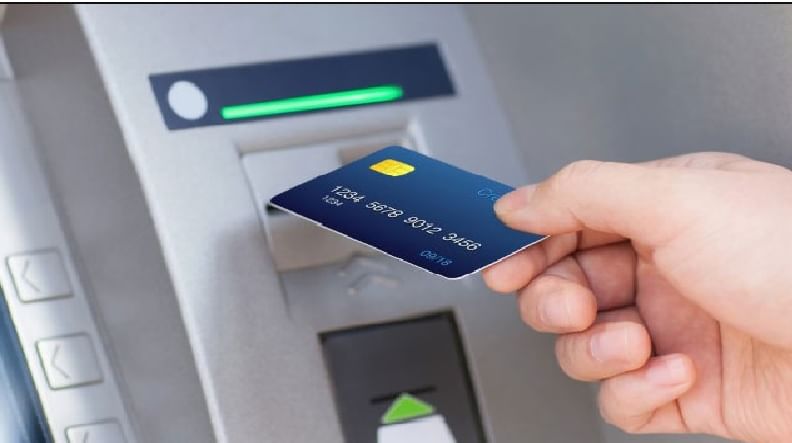 तुमच्या एका चुकीनं रिकामं होईल खातं, अशी होते ATM कार्ड क्लोनिंगमधून चोरी