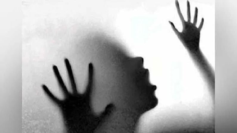 पुन्हा बलात्काराने महाराष्ट्र हादरला, 24 वर्षीय तरुणीवर चालत्या बसमध्ये बलात्कार